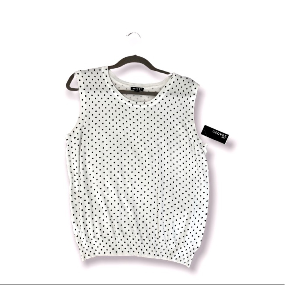 **NEW** Women’s White & Black Poker Dot Sleeveless Top.